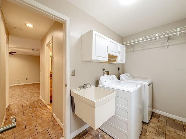 1601 GULF ROAD, Tarpon Springs, FL 34689