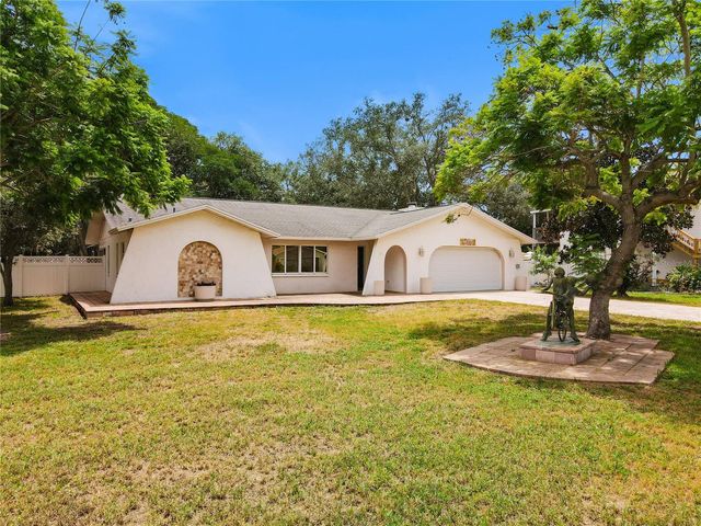 1601 GULF ROAD, Tarpon Springs, FL 34689