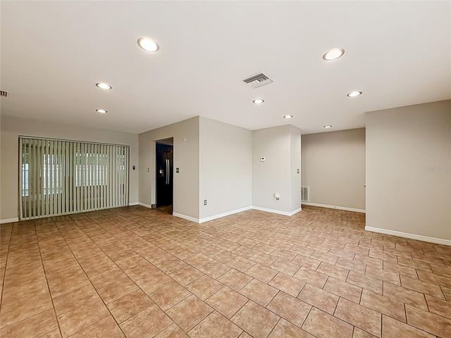 1601 GULF ROAD, Tarpon Springs, FL 34689