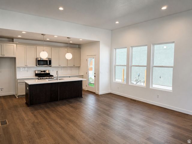 11103 S HAZEL GREEN DR, South Jordan, UT 84009