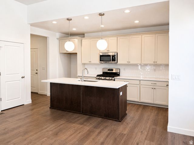 11103 S HAZEL GREEN DR, South Jordan, UT 84009