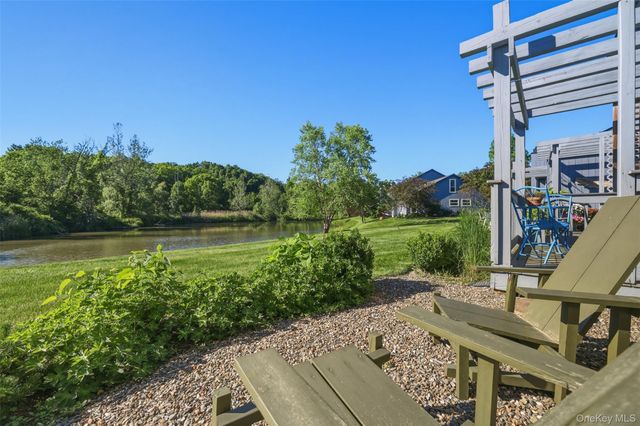 37 Pond Drive E, Rhinebeck, NY 12572