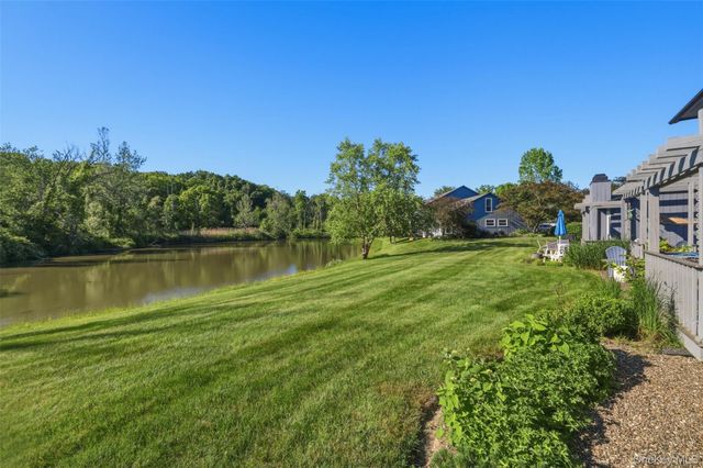 37 Pond Drive E, Rhinebeck, NY 12572