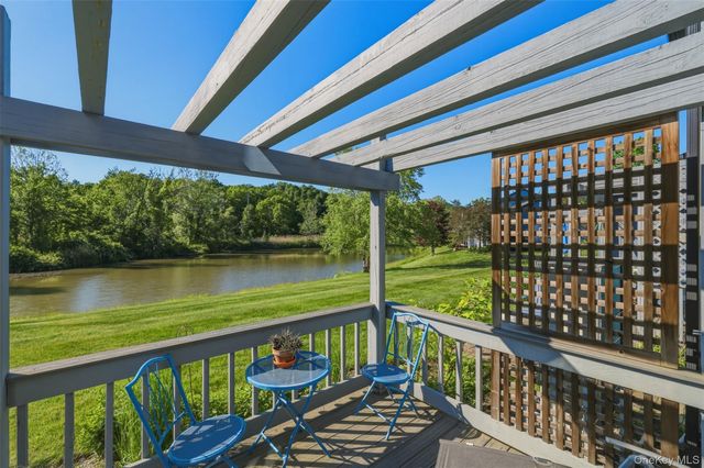 37 Pond Drive E, Rhinebeck, NY 12572