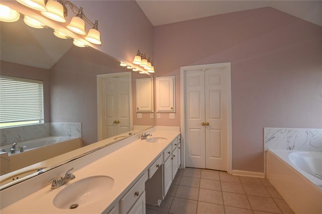 3023 Hidden Mist Court, Pearland, TX 77584