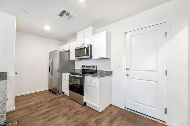 349 Summer Sparrow Avenue, Henderson, NV 89011