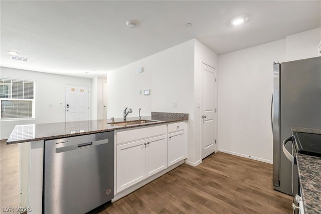 349 Summer Sparrow Avenue, Henderson, NV 89011