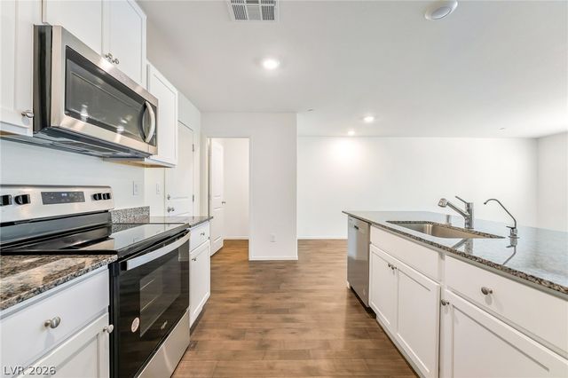 349 Summer Sparrow Avenue, Henderson, NV 89011