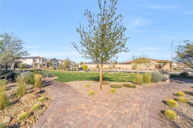 349 Summer Sparrow Avenue, Henderson, NV 89011