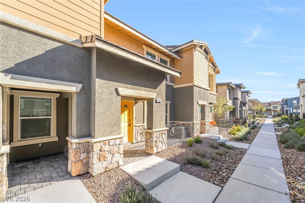 349 Summer Sparrow Avenue, Henderson, NV 89011