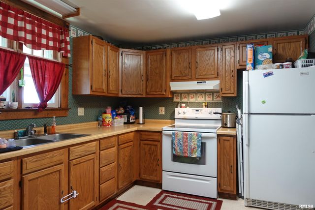 380 MAPLE Avenue, Galesburg, IL 61401