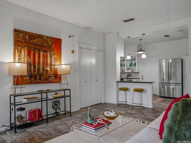 2022 W Craig Place, San Antonio, TX 78201