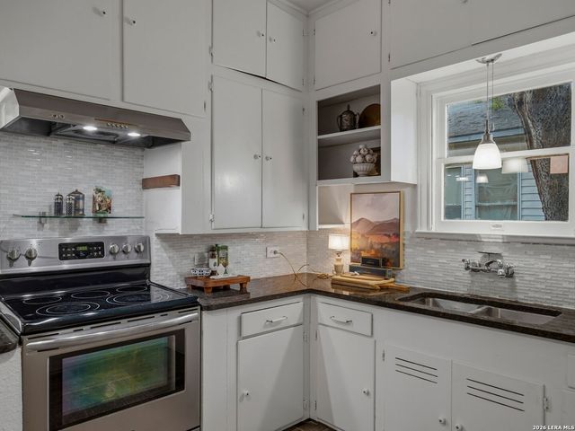 2022 W Craig Place, San Antonio, TX 78201