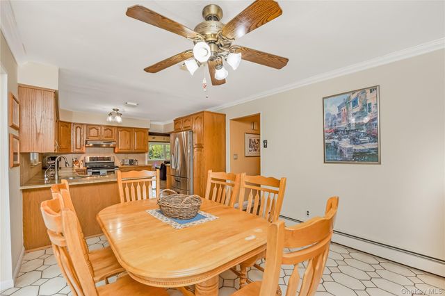 6 Green Knoll Court, Northport, NY 11768