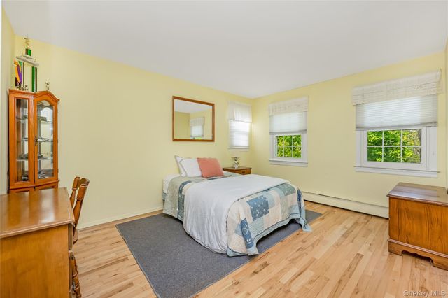 6 Green Knoll Court, Northport, NY 11768