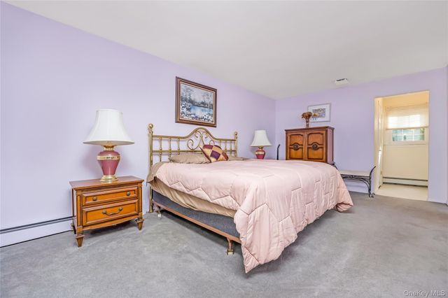 6 Green Knoll Court, Northport, NY 11768