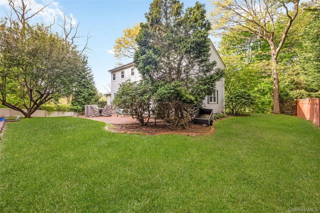 6 Green Knoll Court, Northport, NY 11768
