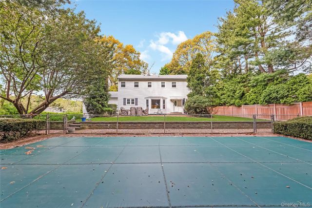 6 Green Knoll Court, Northport, NY 11768