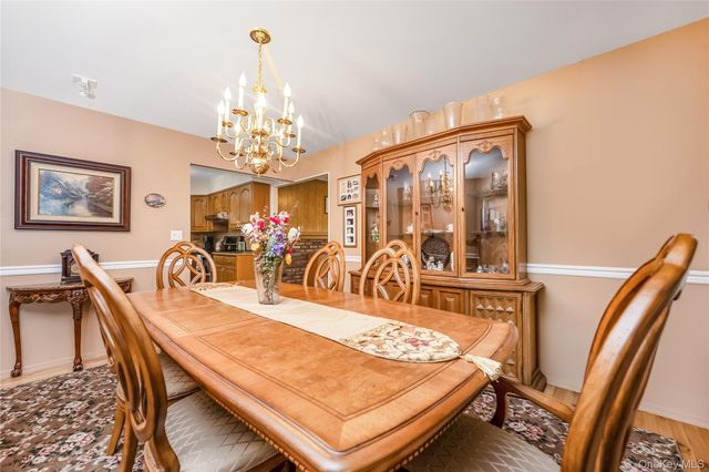 6 Green Knoll Court, Northport, NY 11768