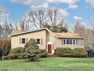 131 James Dr, Ringwood Boro, NJ 07456