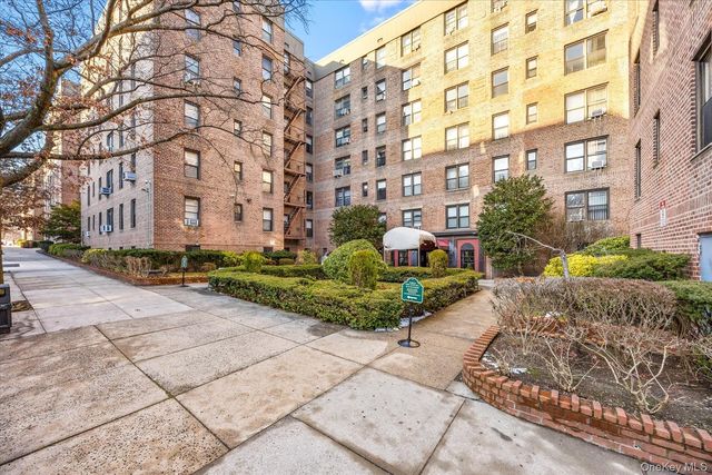 83-15 98th Street 6G, Woodhaven, NY 11421