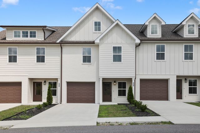338 Legends Cir, Baxter, TN 38544