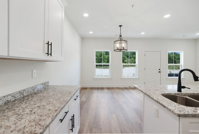 338 Legends Cir, Baxter, TN 38544