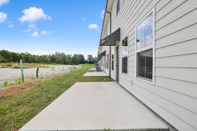 338 Legends Cir, Baxter, TN 38544