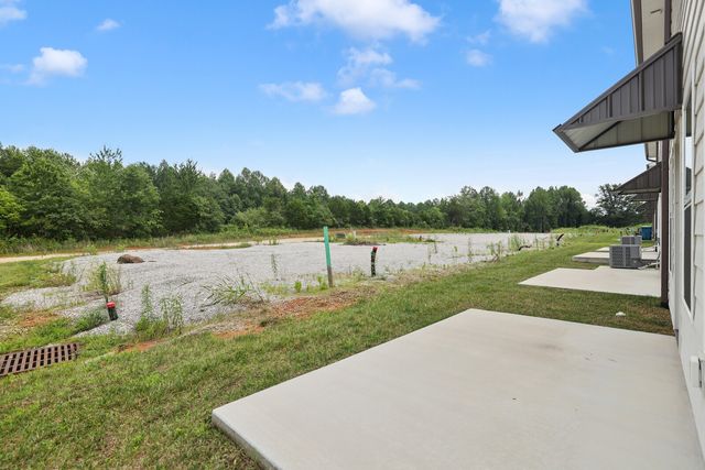 338 Legends Cir, Baxter, TN 38544
