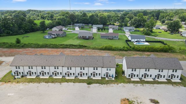 338 Legends Cir, Baxter, TN 38544
