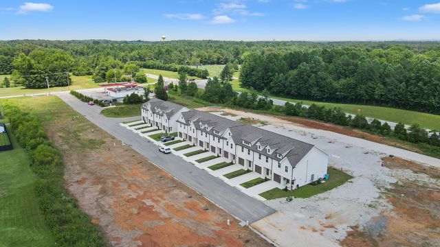 338 Legends Cir, Baxter, TN 38544