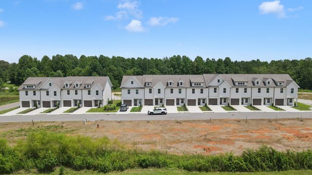338 Legends Cir, Baxter, TN 38544