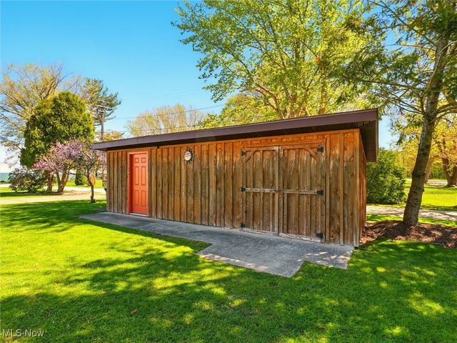 7630 Darling Avenue, Conneaut, OH 44030