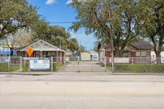 7828 Harrisburg Boulevard, Houston, TX 77012