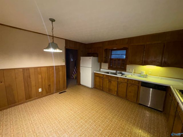 1205 SW Thomas Drive, Decatur, AL 35601