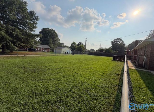 1205 SW Thomas Drive, Decatur, AL 35601