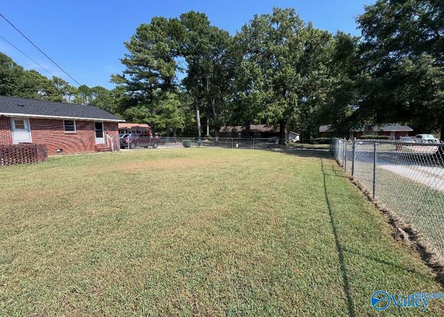 1205 SW Thomas Drive, Decatur, AL 35601
