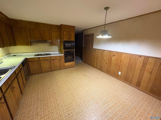 1205 SW Thomas Drive, Decatur, AL 35601