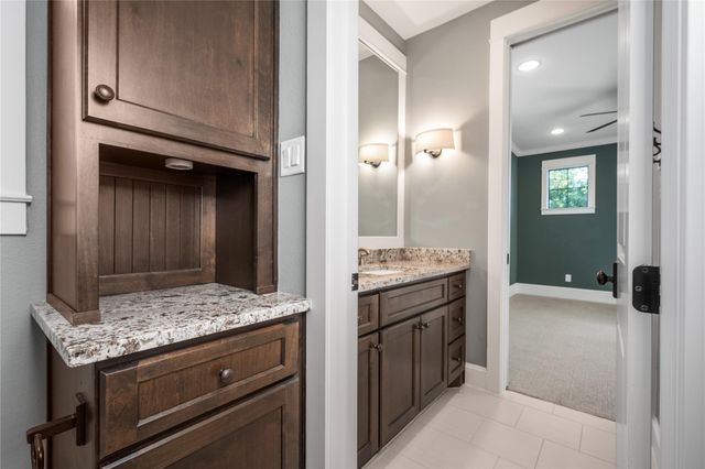 867 Lamonte Lane, Houston, TX 77018