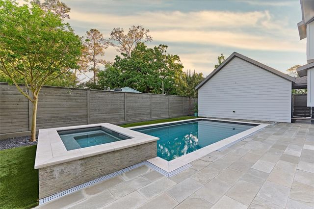 867 Lamonte Lane, Houston, TX 77018