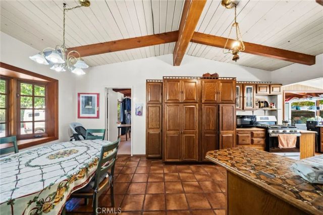 2900 Mandeville Canyon, Los Angeles, CA 90049