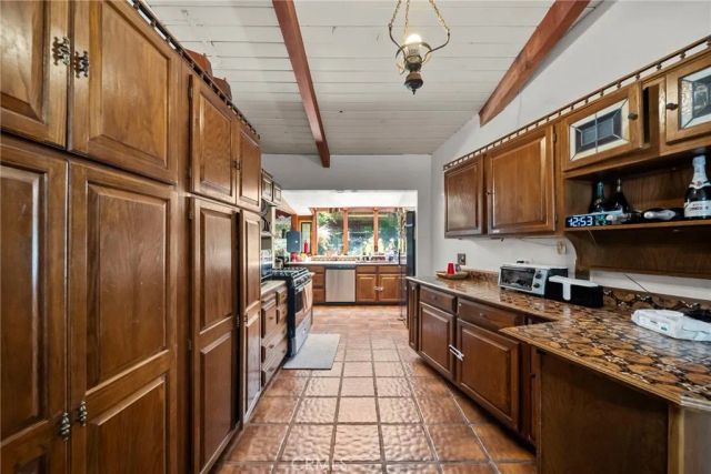 2900 Mandeville Canyon, Los Angeles, CA 90049