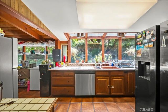 2900 Mandeville Canyon, Los Angeles, CA 90049