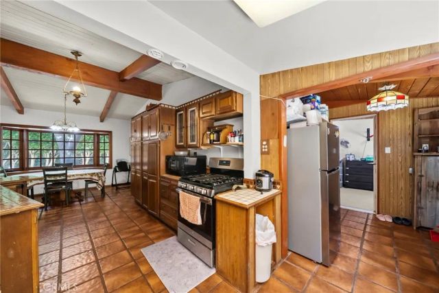 2900 Mandeville Canyon, Los Angeles, CA 90049