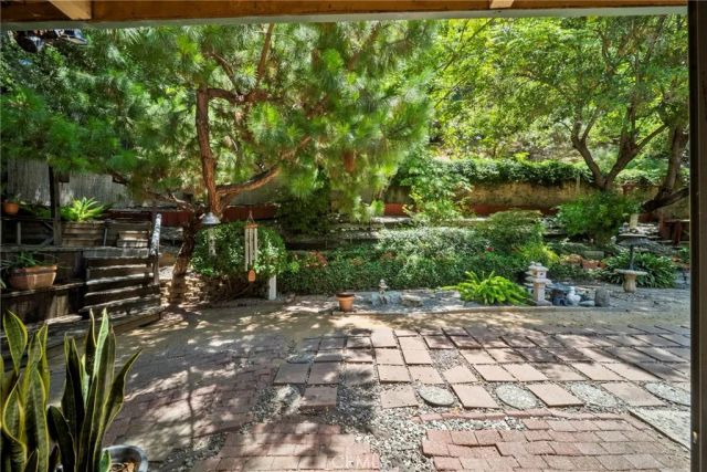 2900 Mandeville Canyon, Los Angeles, CA 90049