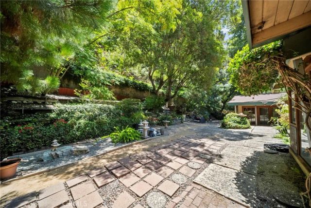 2900 Mandeville Canyon, Los Angeles, CA 90049