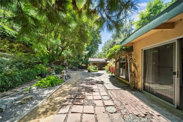 2900 Mandeville Canyon, Los Angeles, CA 90049