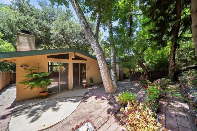 2900 Mandeville Canyon, Los Angeles, CA 90049