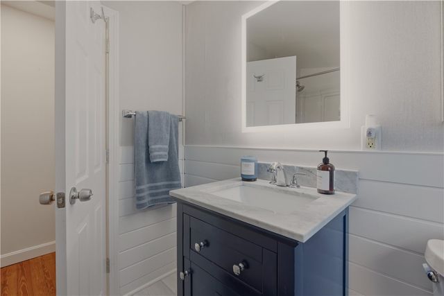 54 Canton Avenue, Portsmouth, RI 02871