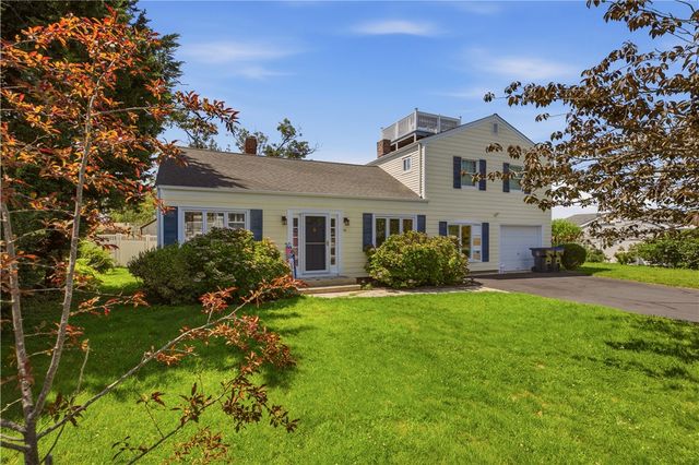 54 Canton Avenue, Portsmouth, RI 02871